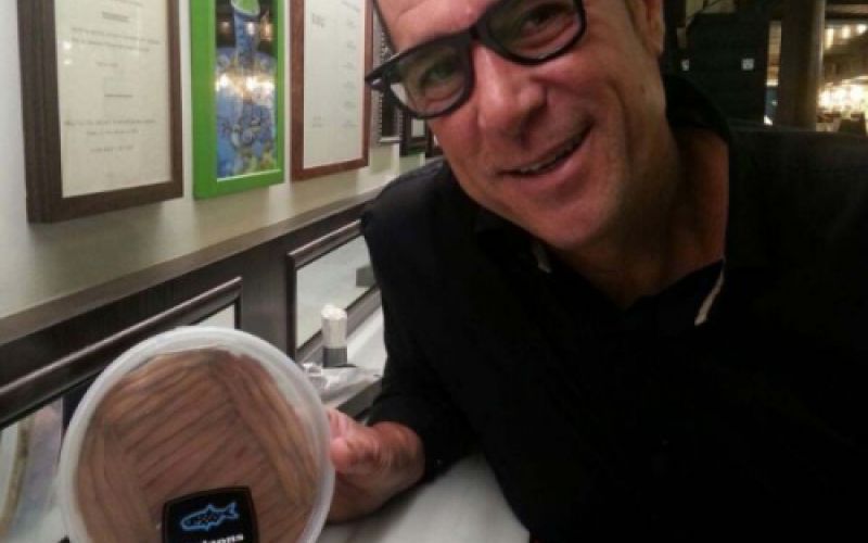 Presentación de conserva de anchoas